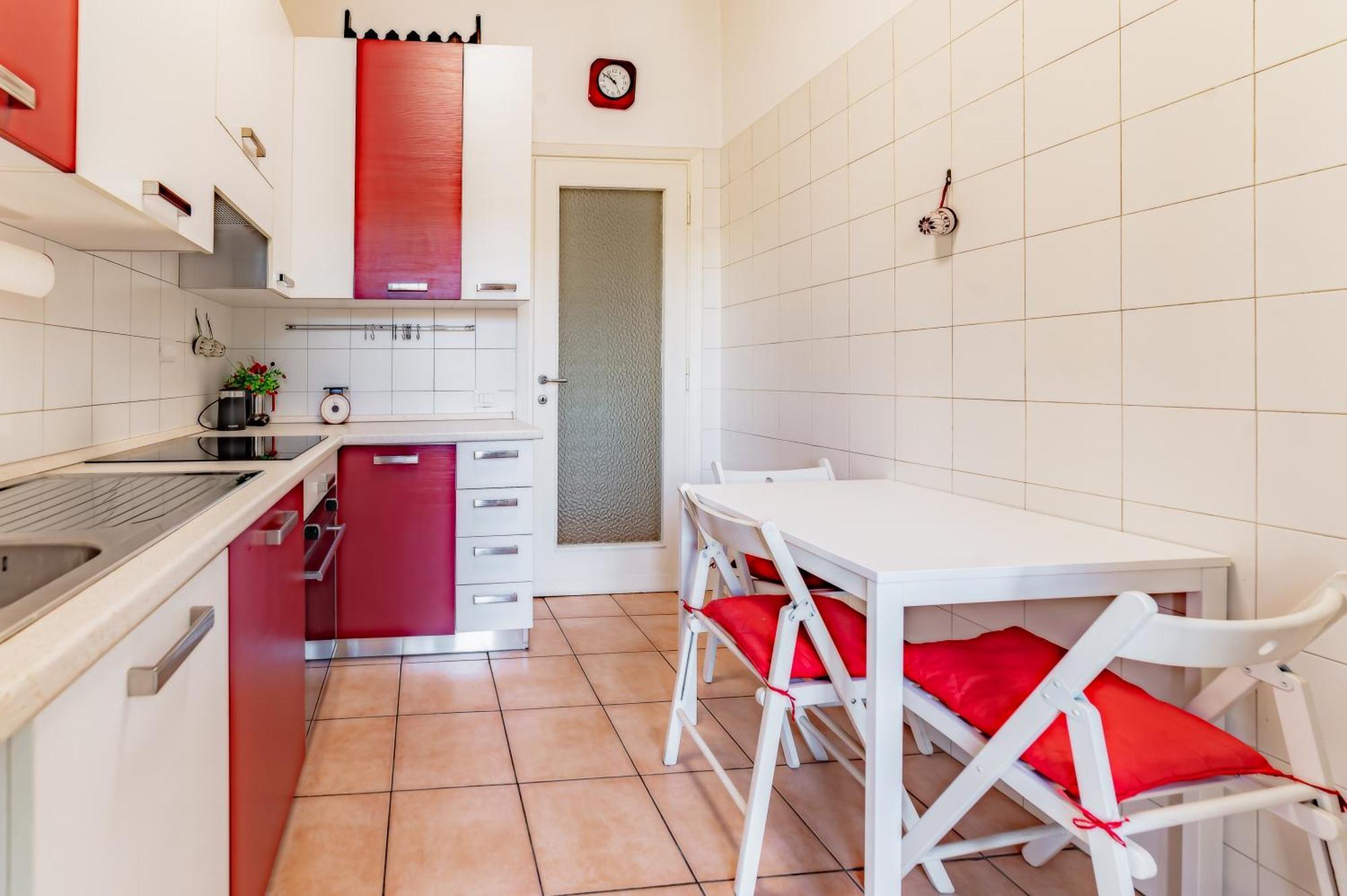 Apartment Marta - Metro Malatesta Rm